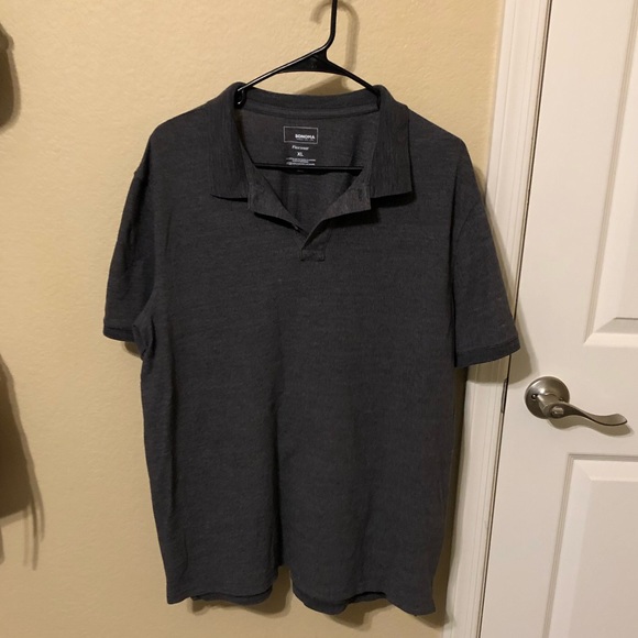 Polo - Picture 1 of 2